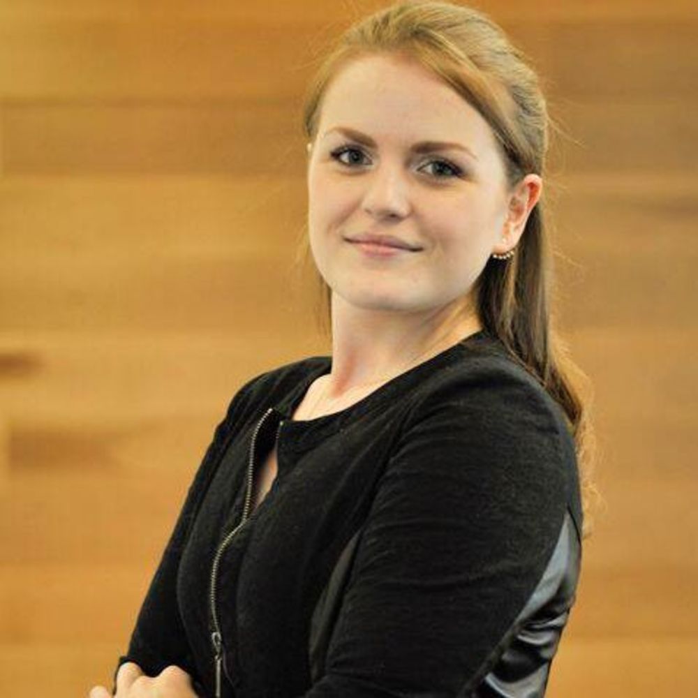 Meet your Posher, Claudia